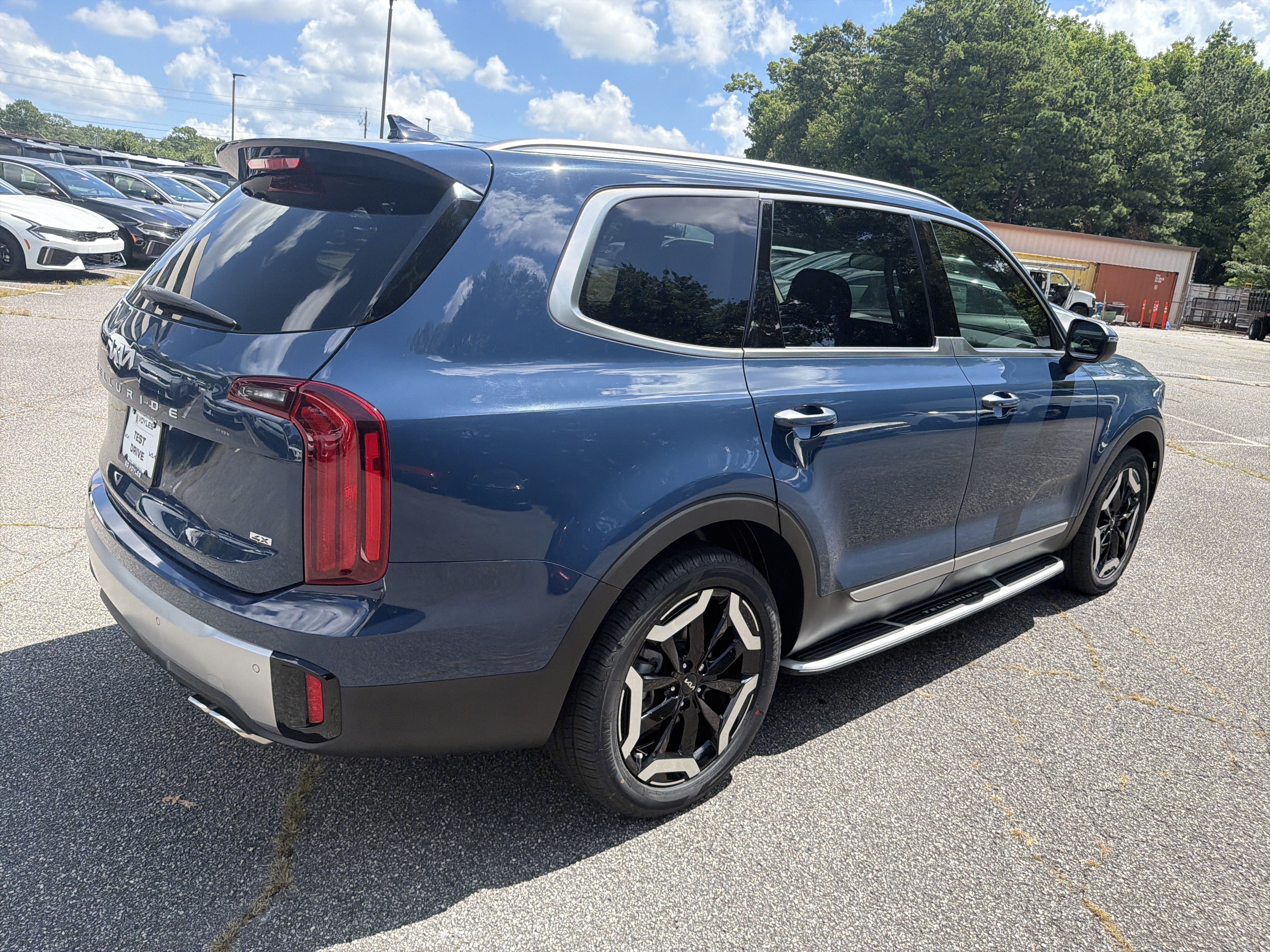 Certified 2023 Kia Telluride S w/ S Sunroof Package AWD/4WD image 7