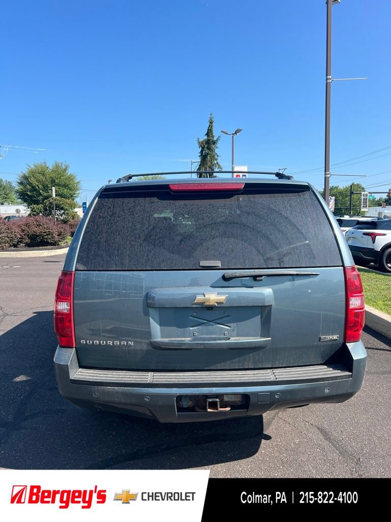 Used 2008 Chevrolet Suburban LTZ w/ LTZ Preferred Equipment Group AWD/4WD image 8