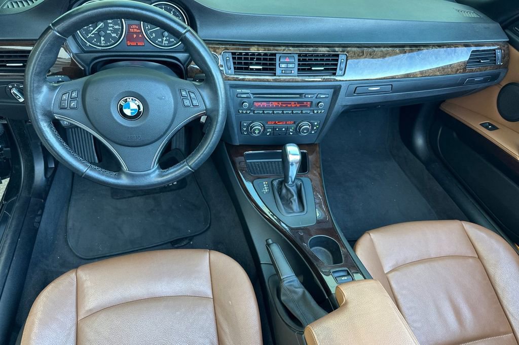 Used 2011 BMW 328i Convertible image 13