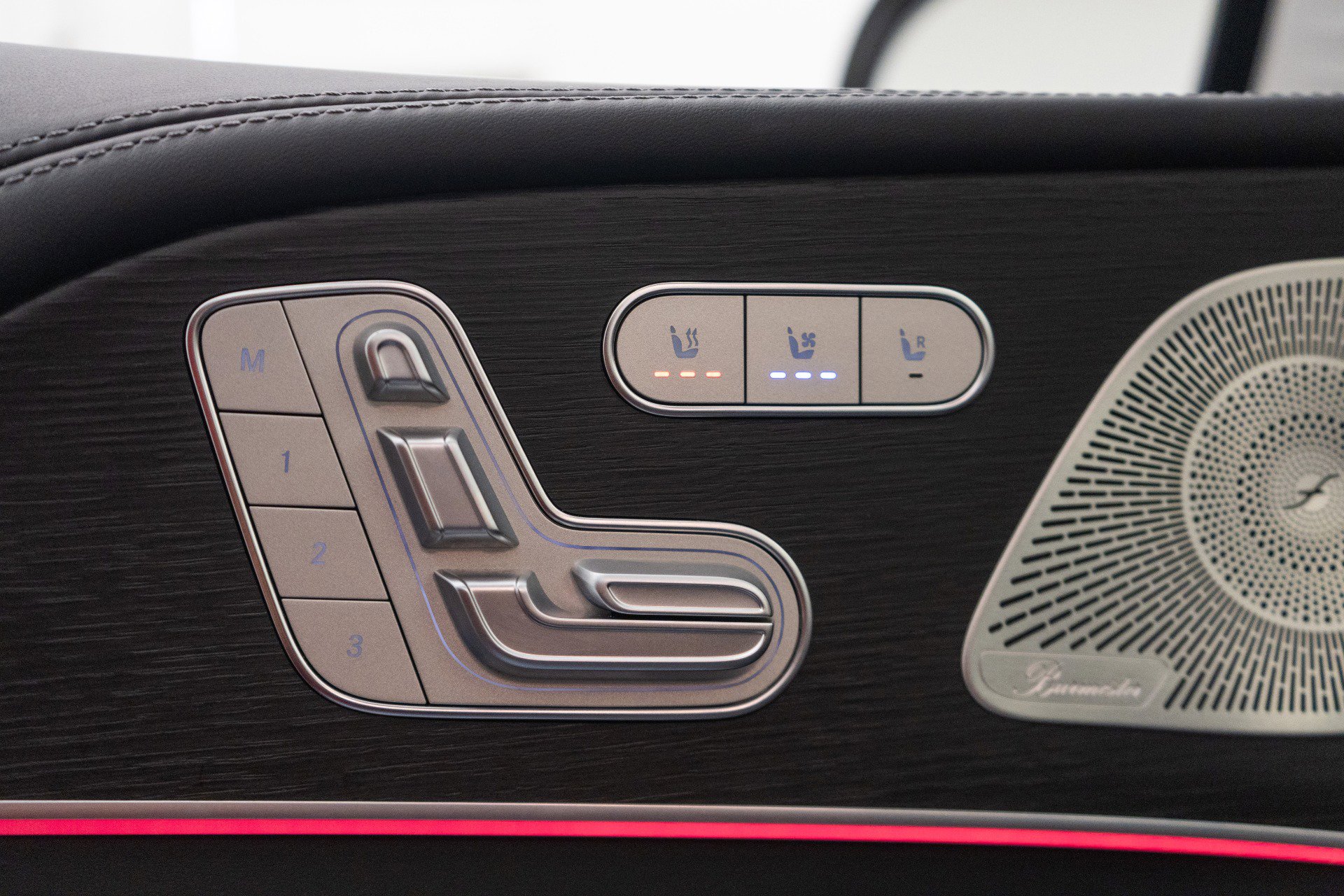 Used 2024 Mercedes-Benz Maybach GLS 600 4MATIC image 40