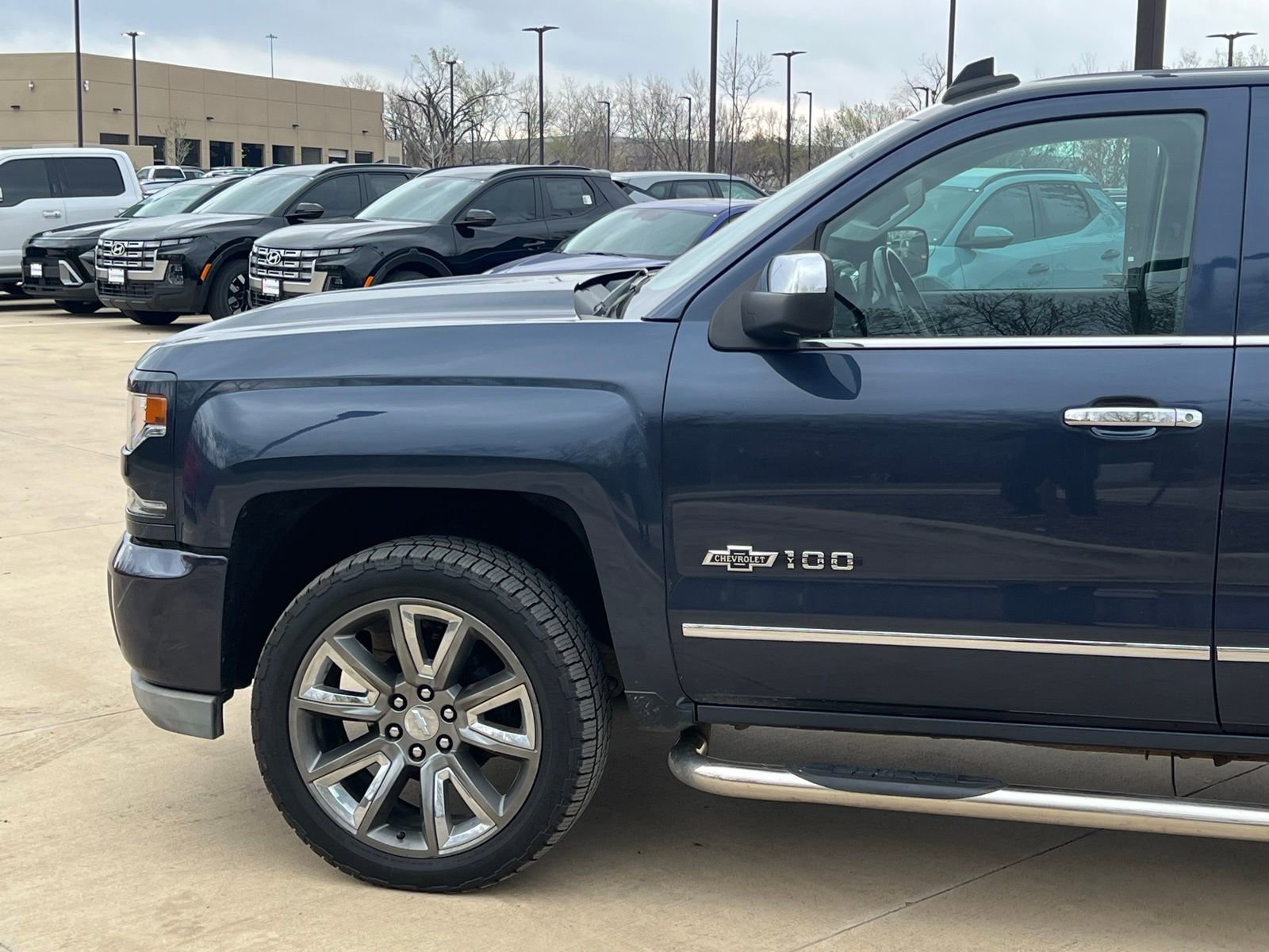 Used 2018 Chevrolet Silverado 1500 LTZ Z71 w/ Centennial Edition AWD/4WD image 7