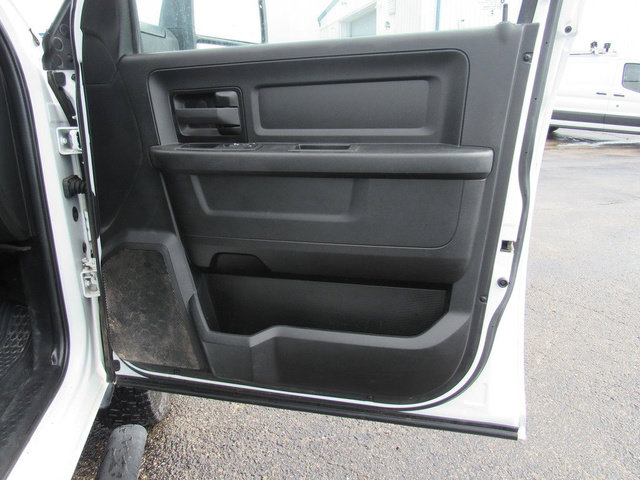 Used 2024 RAM 3500 Tradesman w/ Chrome Appearance Group AWD/4WD image 12