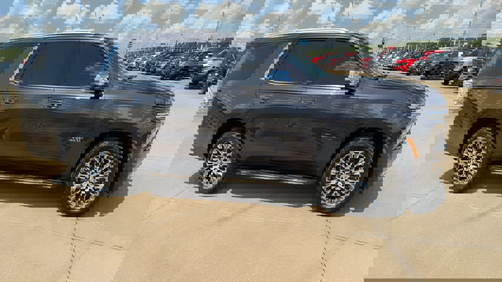 Used 2025 Chevrolet Tahoe Premier image 2