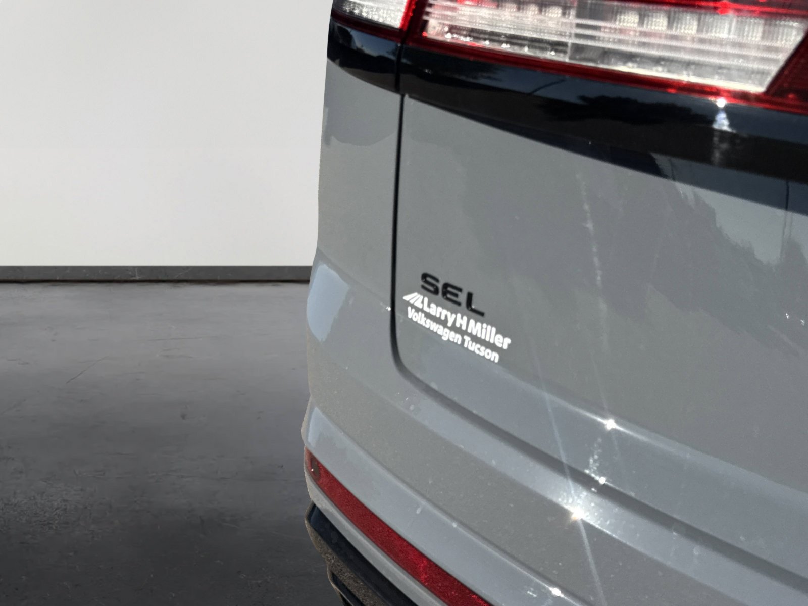 New 2026 Volkswagen Atlas Cross Sport SEL R-Line AWD/4WD image 6