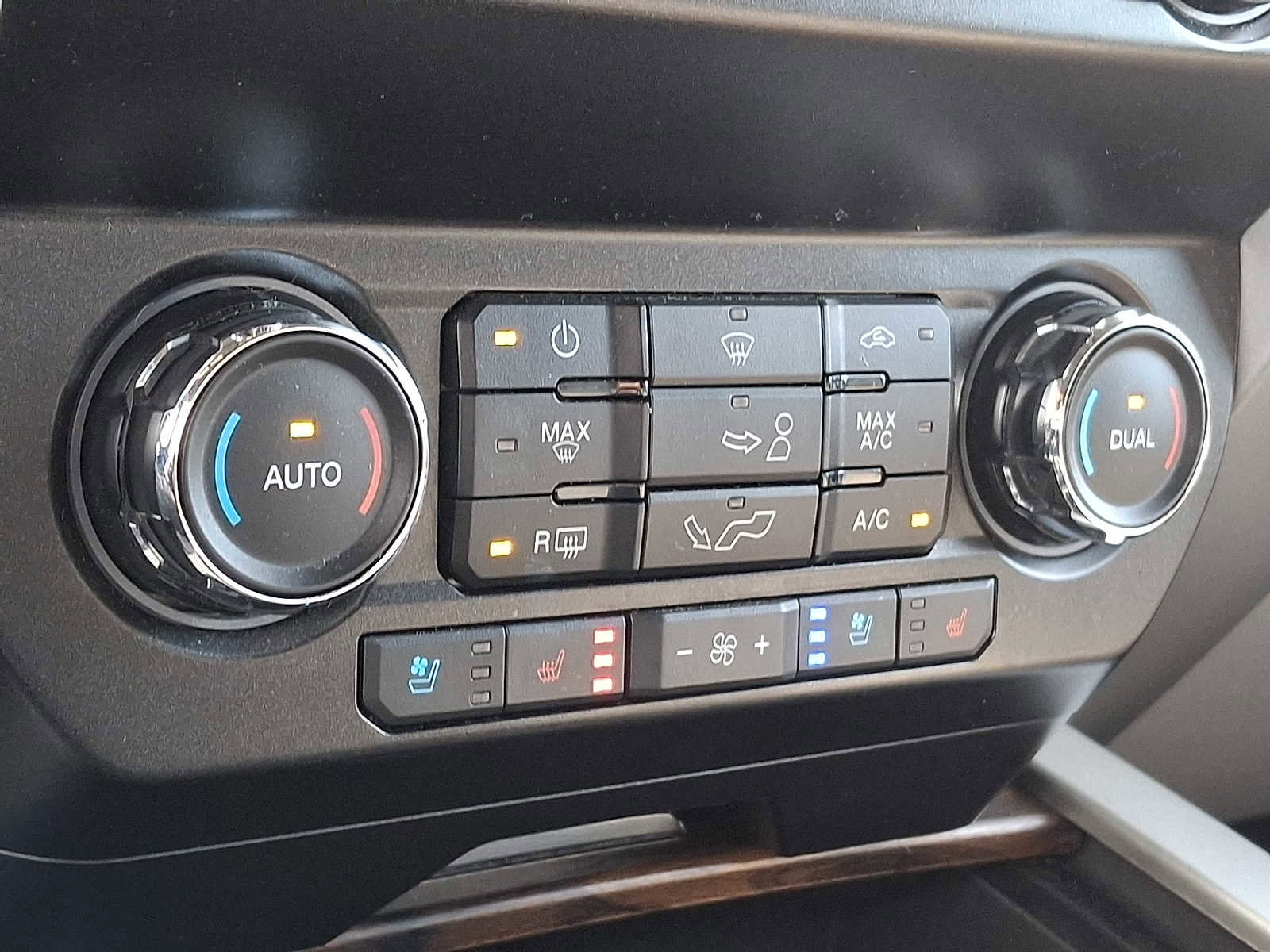 Used 2019 Ford F150 Lariat image 12