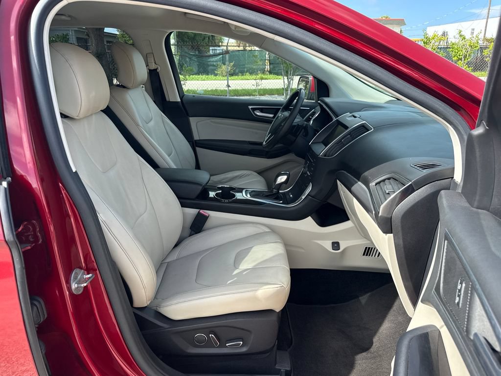 Used 2015 Ford Edge Titanium w/ Technology Package AWD/4WD image 24