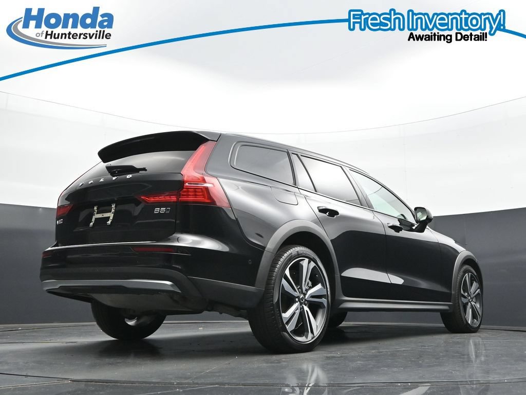Used 2025 Volvo V60 B5 Cross Country Plus AWD/4WD image 35