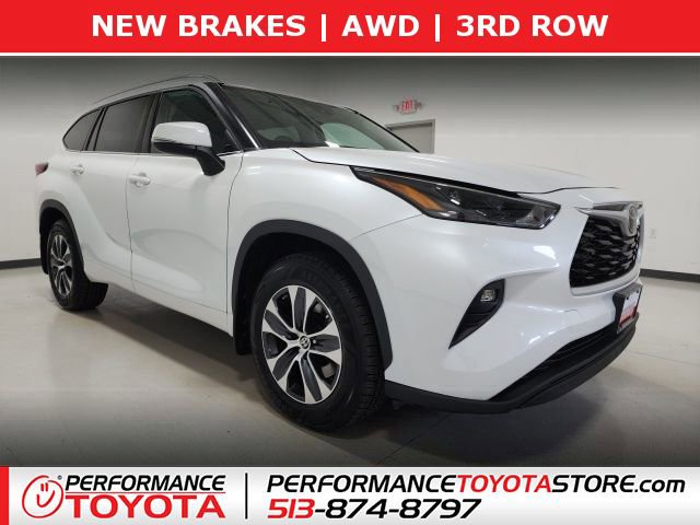 Used 2022 Toyota Highlander XLE image 1
