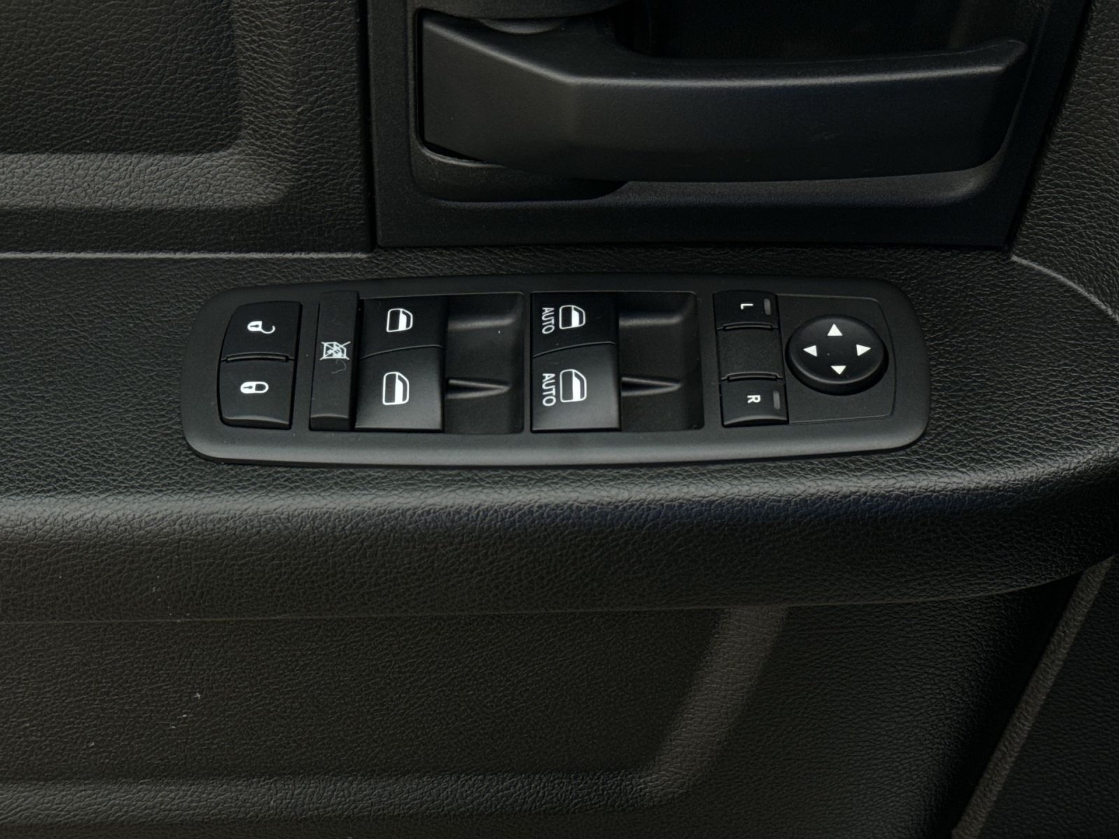 Used 2019 RAM 1500 Express AWD/4WD image 15