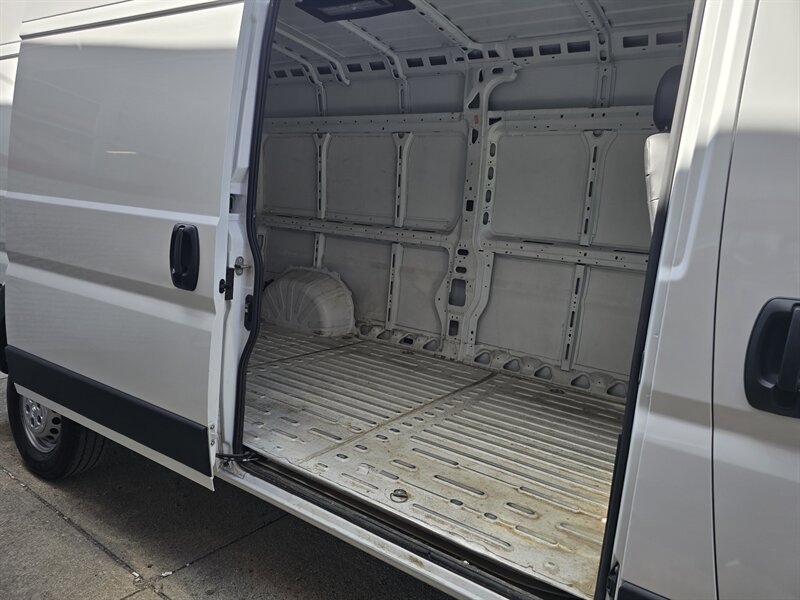 Used 2025 RAM ProMaster 3500 w/ Convenience Group FWD image 11