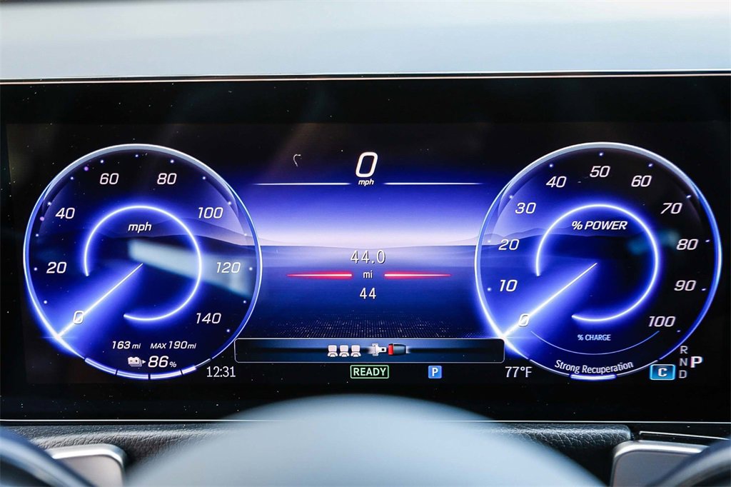 Used 2024 Mercedes-Benz EQB 300 4MATIC image 22