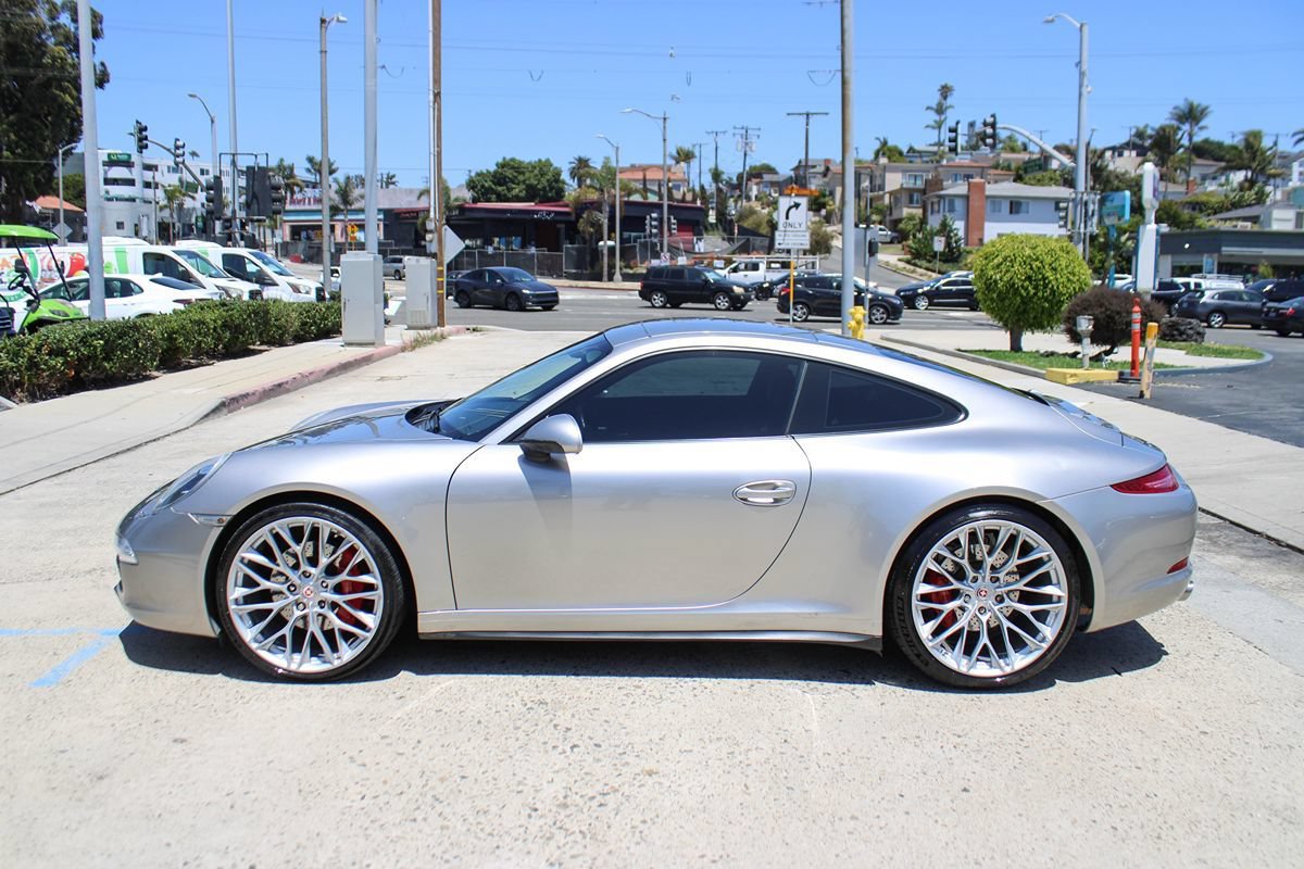 Used 2013 Porsche 911 Carrera 4S AWD/4WD image 2