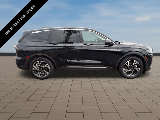 Certified 2024 Lincoln Nautilus Premier w/ Equipment Group 102A AWD/4WD image 8