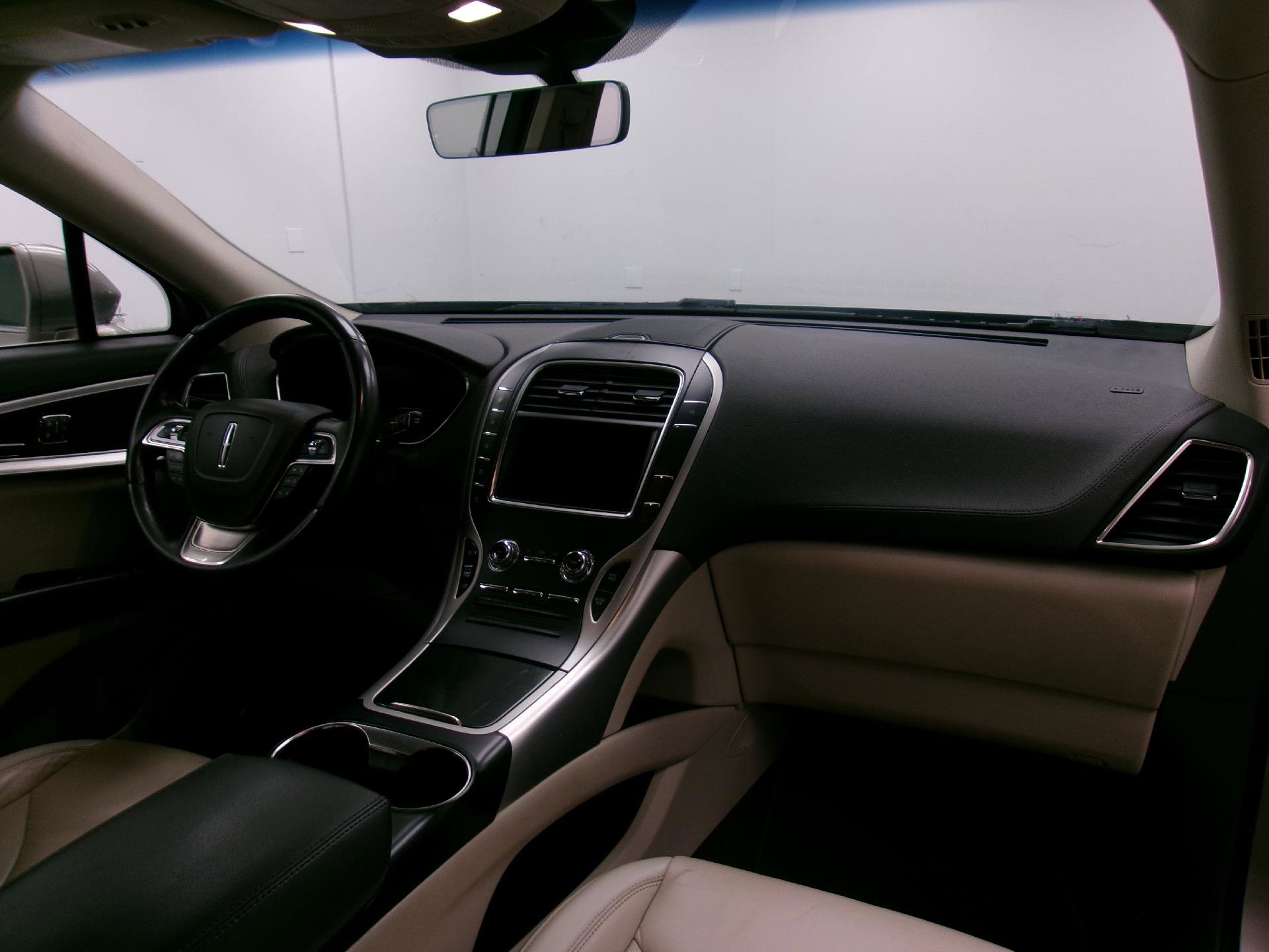 Used 2020 Lincoln Nautilus Premier w/ Equipment Group 101A image 2