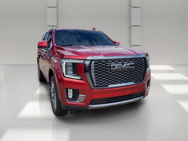 Used 2024 GMC Yukon Denali Ultimate AWD/4WD image 3
