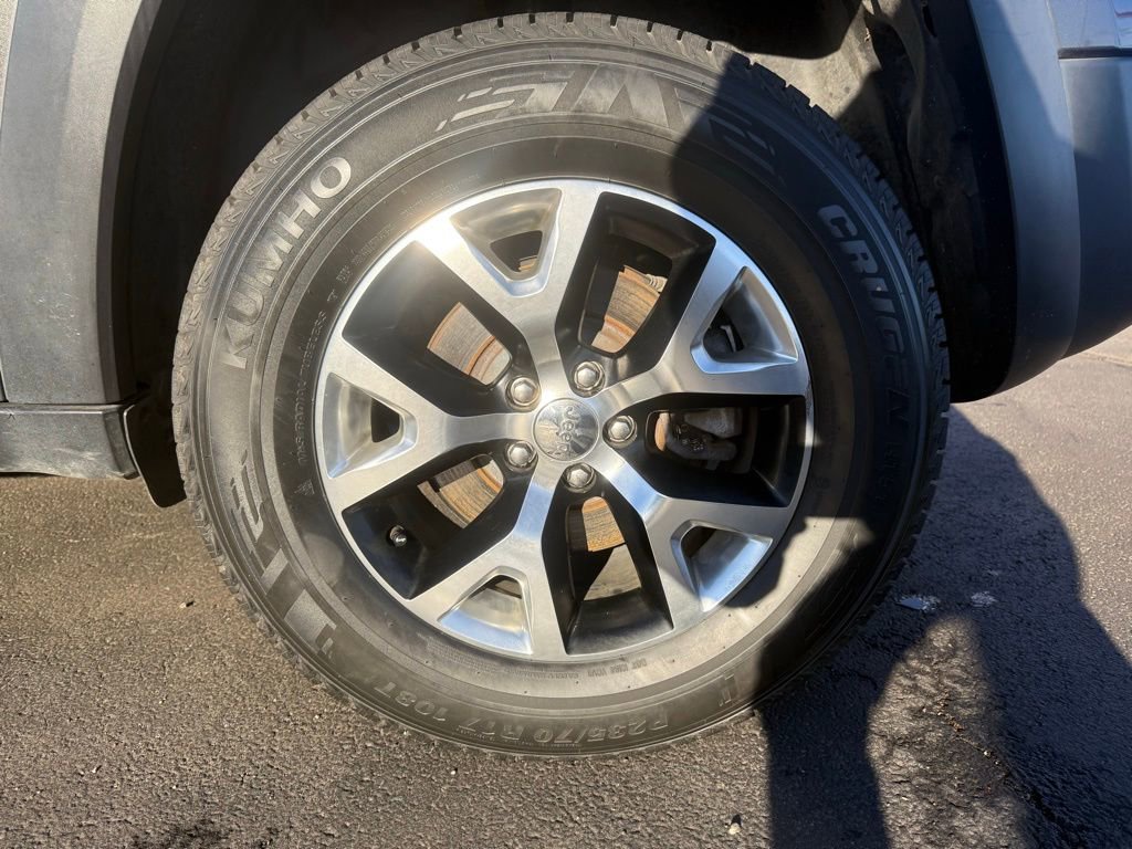 Used 2016 Jeep Cherokee Trailhawk w/ Comfort/Convenience Group image 35