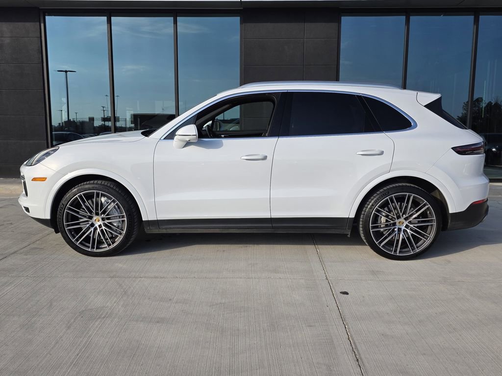 Used 2022 Porsche Cayenne image 2