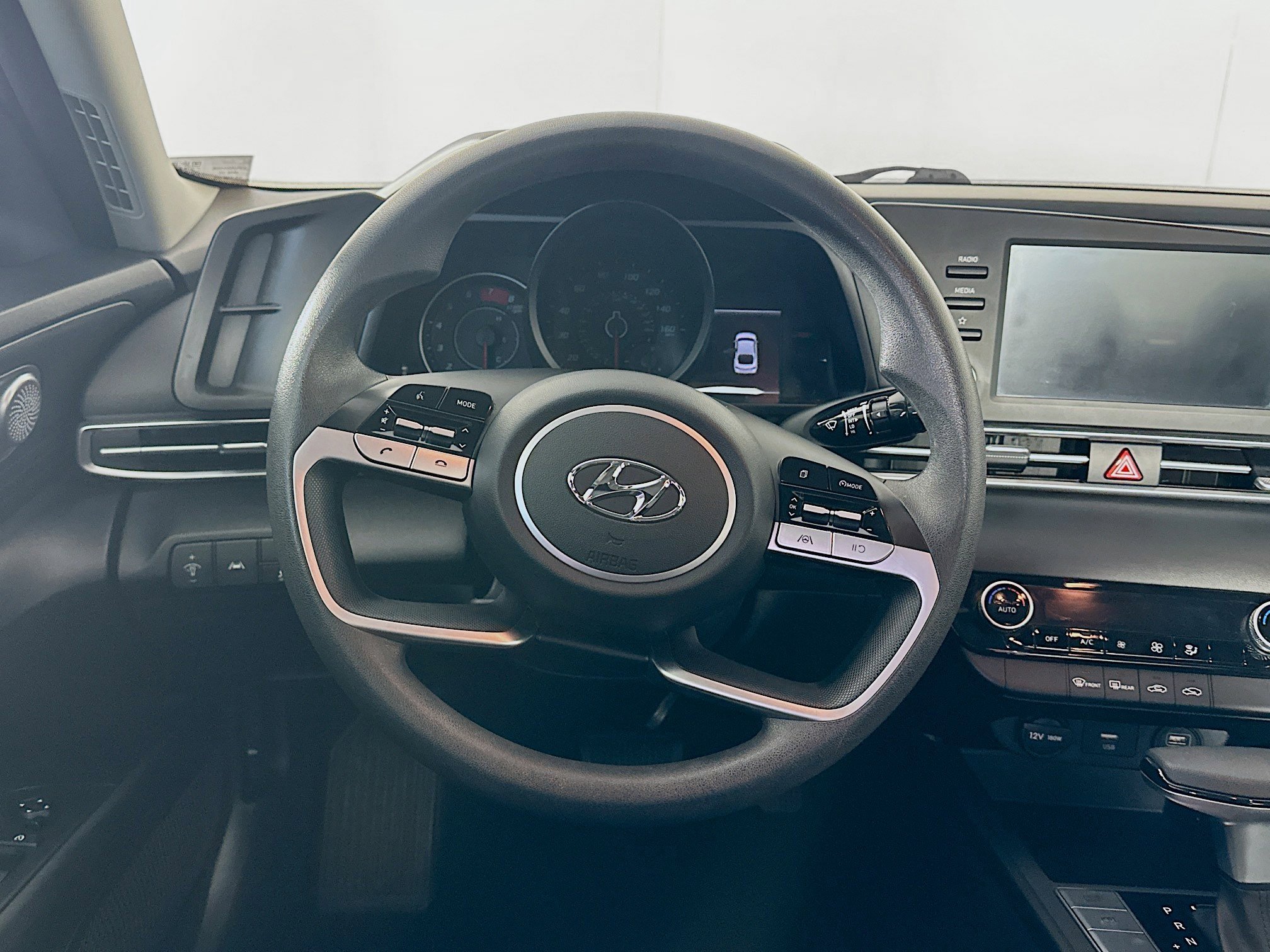 Used 2023 Hyundai Elantra SEL image 18