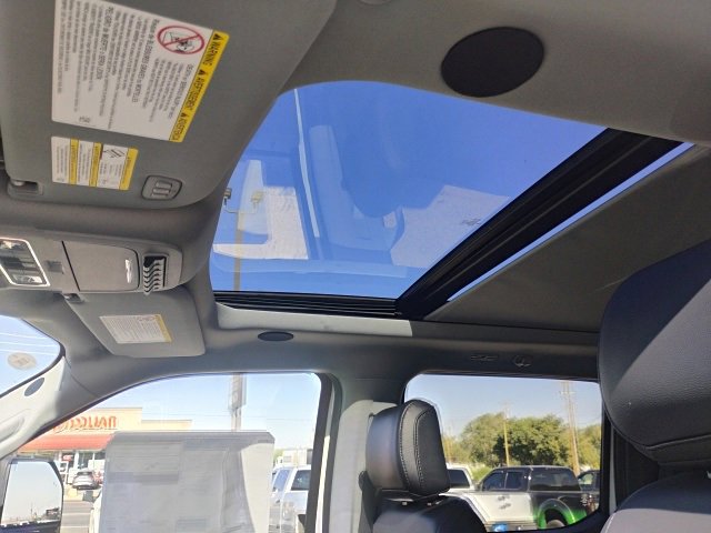 New 2025 Ford F350 Lariat w/ Lariat Ultimate Package image 17
