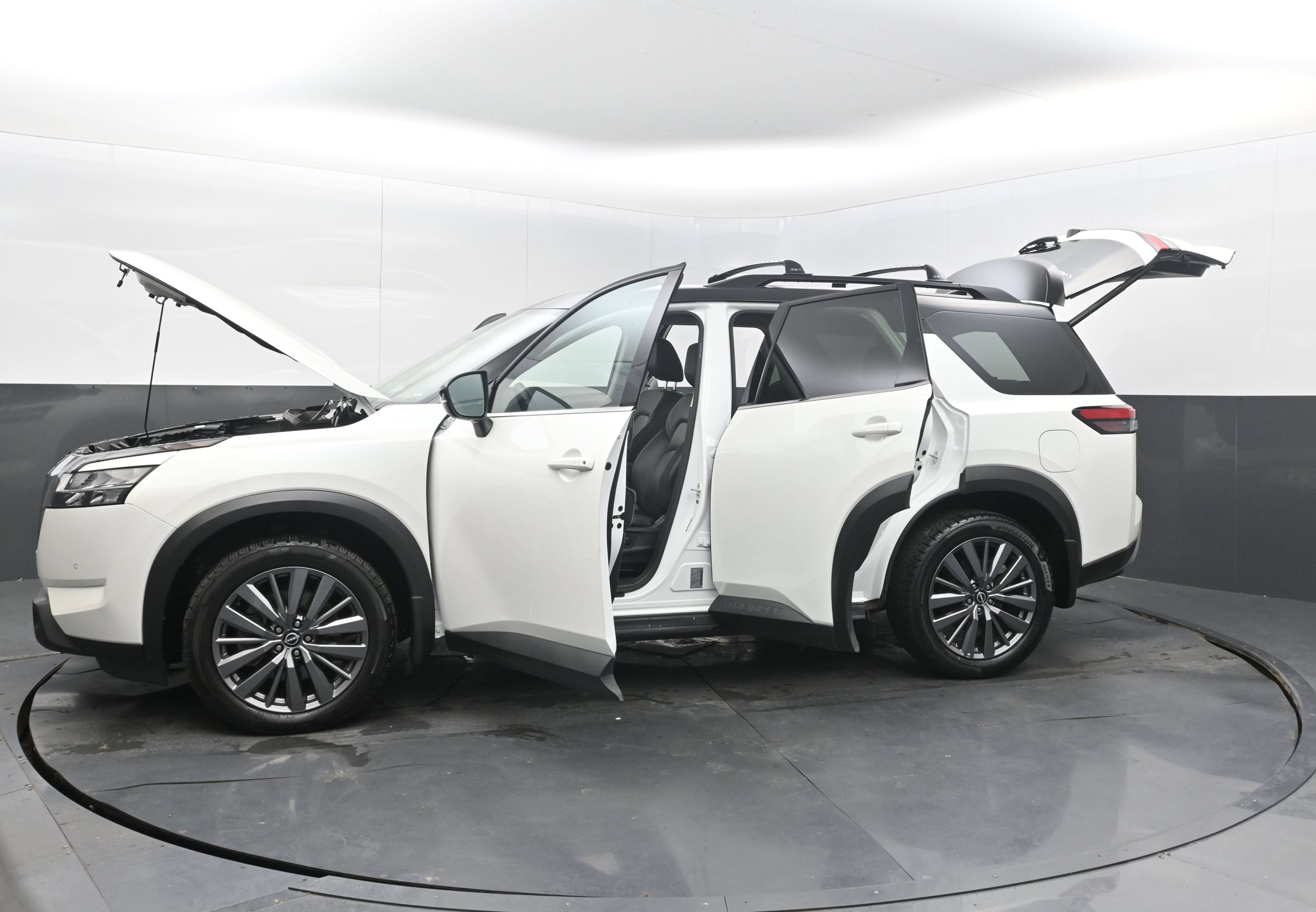 Used 2024 Nissan Pathfinder SL w/ SL Premium Package FWD image 39