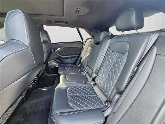 Used 2022 Audi SQ8 Prestige image 12