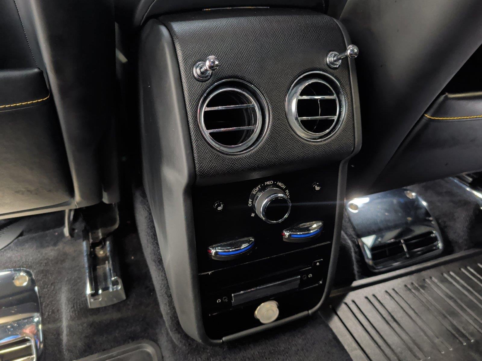 Used 2021 Rolls-Royce Cullinan AWD/4WD image 35