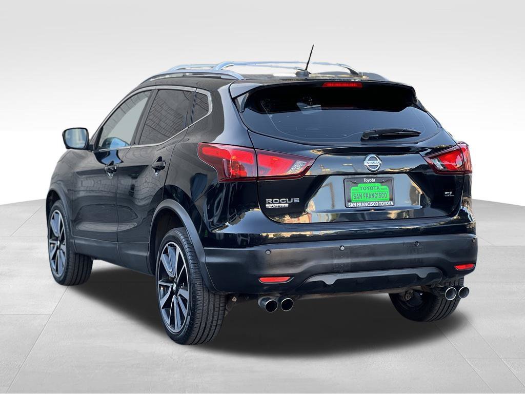 Used 2017 Nissan Rogue Sport SL w/ SL Premium Package FWD image 3