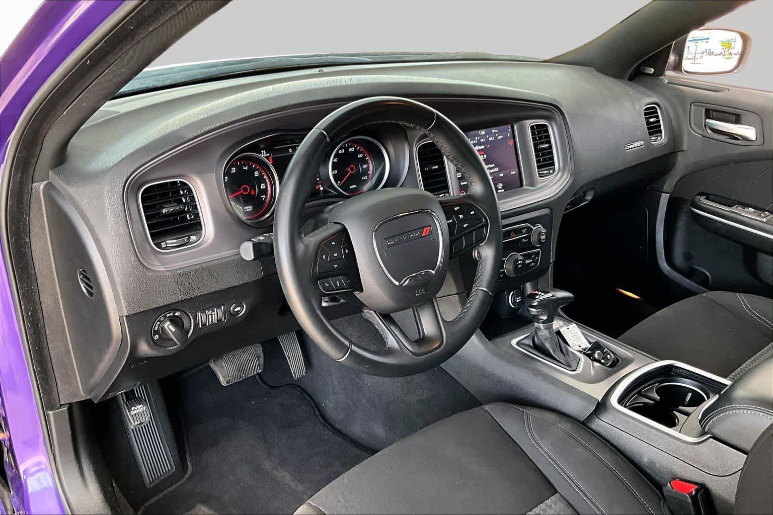 Used 2023 Dodge Charger SXT RWD image 17