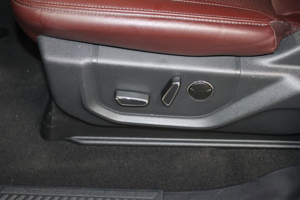 Used 2024 Ford Expedition Limited image 24