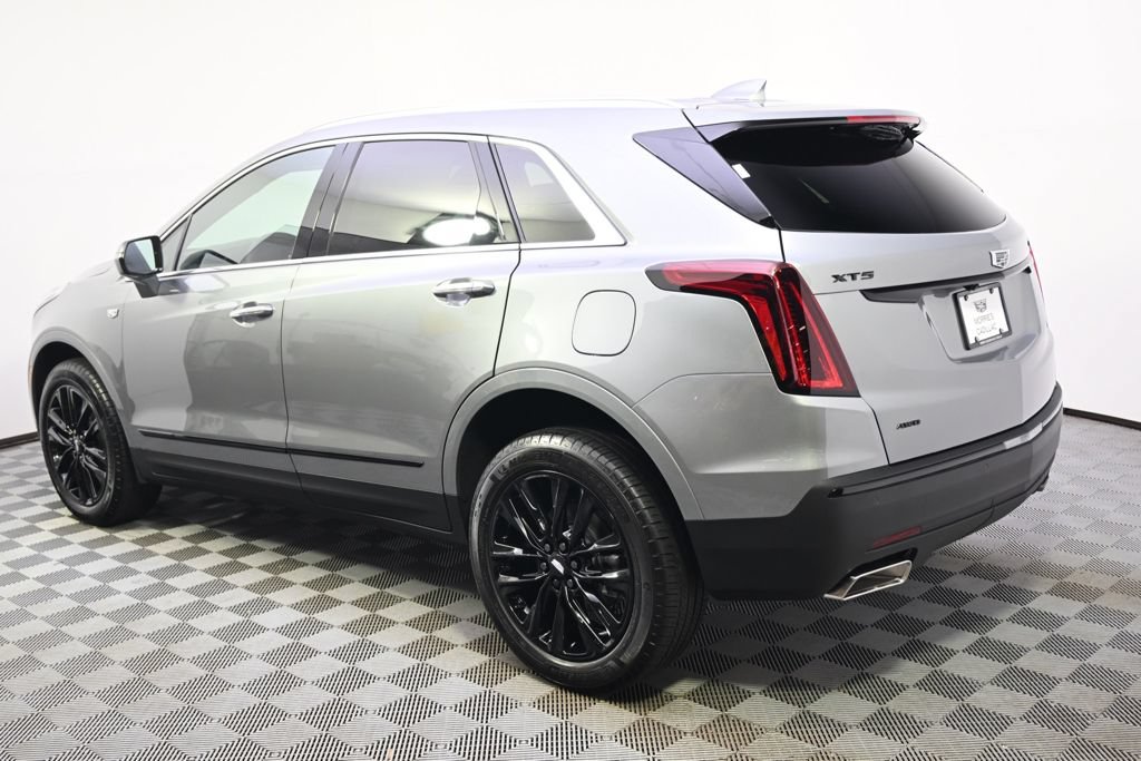 New 2026 Cadillac XT5 Luxury w/ LPO, ONYX Package AWD/4WD image 3