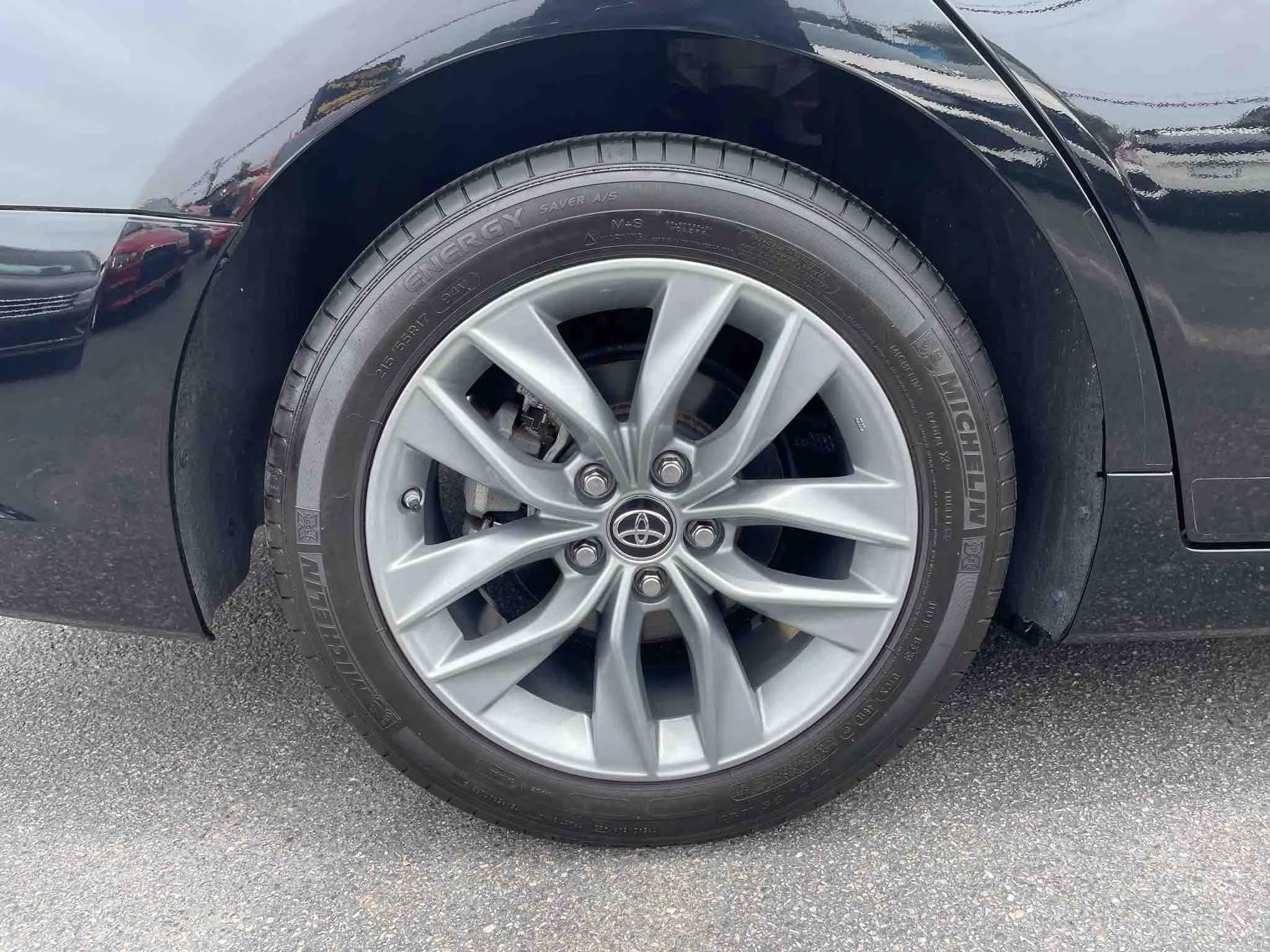 Used 2019 Toyota Avalon XLE image 46