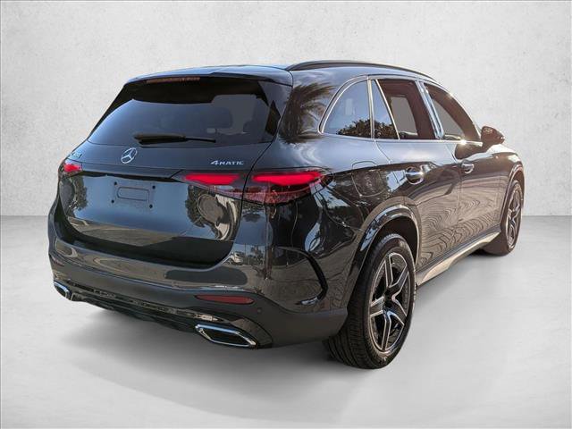 Used 2025 Mercedes-Benz GLC 300 4MATIC image 5