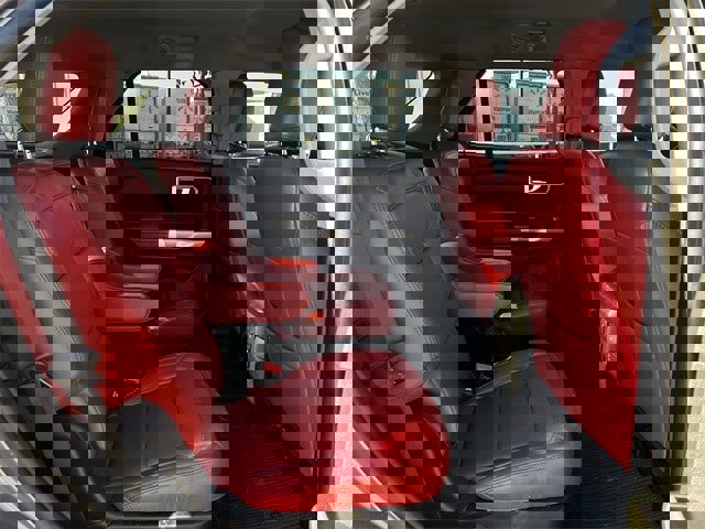 Used 2023 Ford Explorer XLT image 31