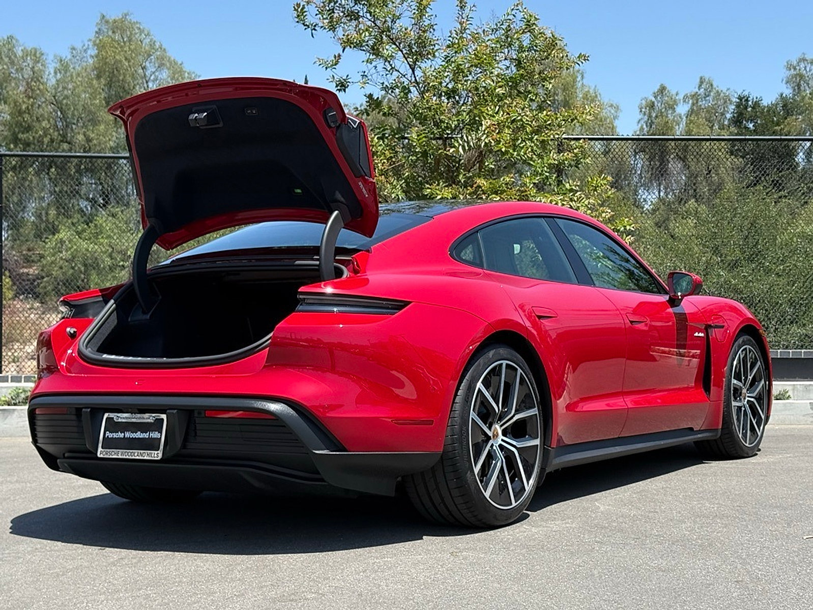 New 2025 Porsche Taycan 4S AWD/4WD image 34