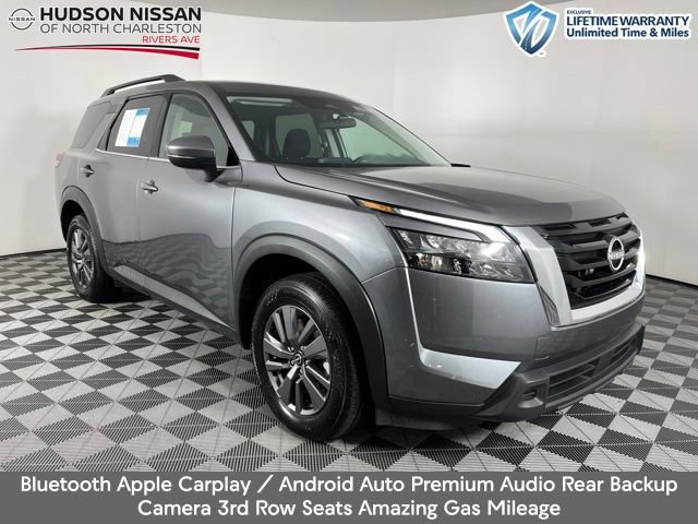 Used 2024 Nissan Pathfinder SV