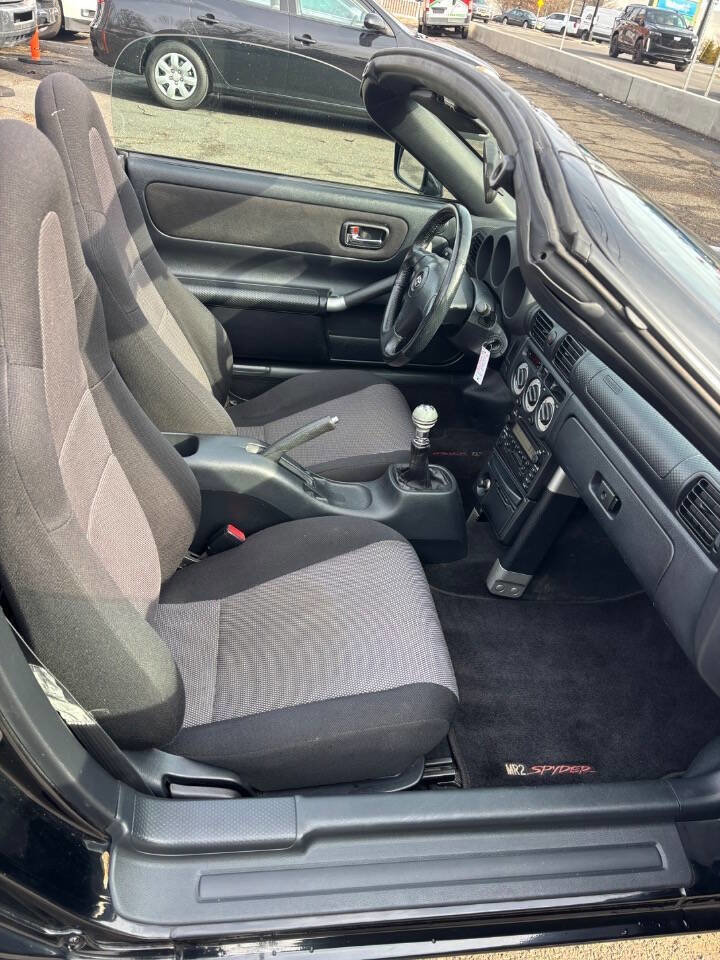 Used 2000 Toyota MR2 image 12