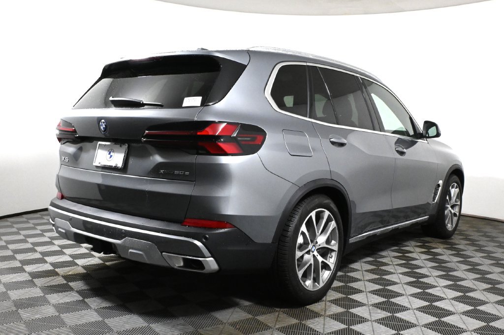 Used 2026 BMW X5 xDrive50e w/ Premium Package AWD/4WD image 7