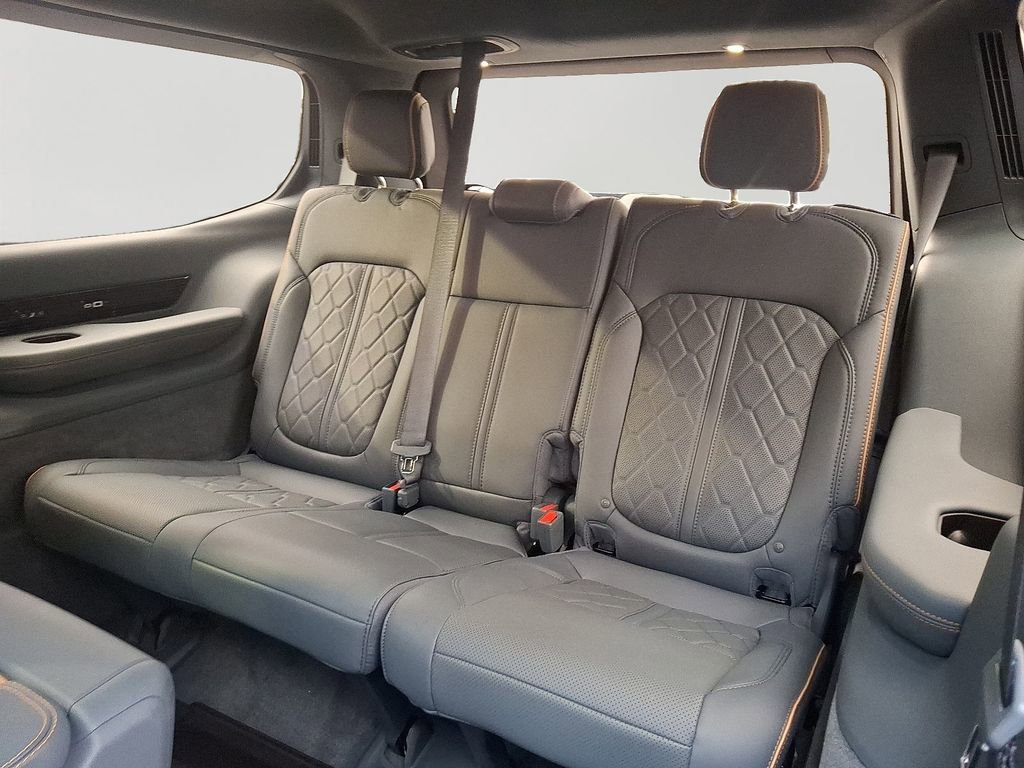 Used 2024 Jeep Grand Wagoneer Series III w/ Rear Seat Video Group 1 image 11