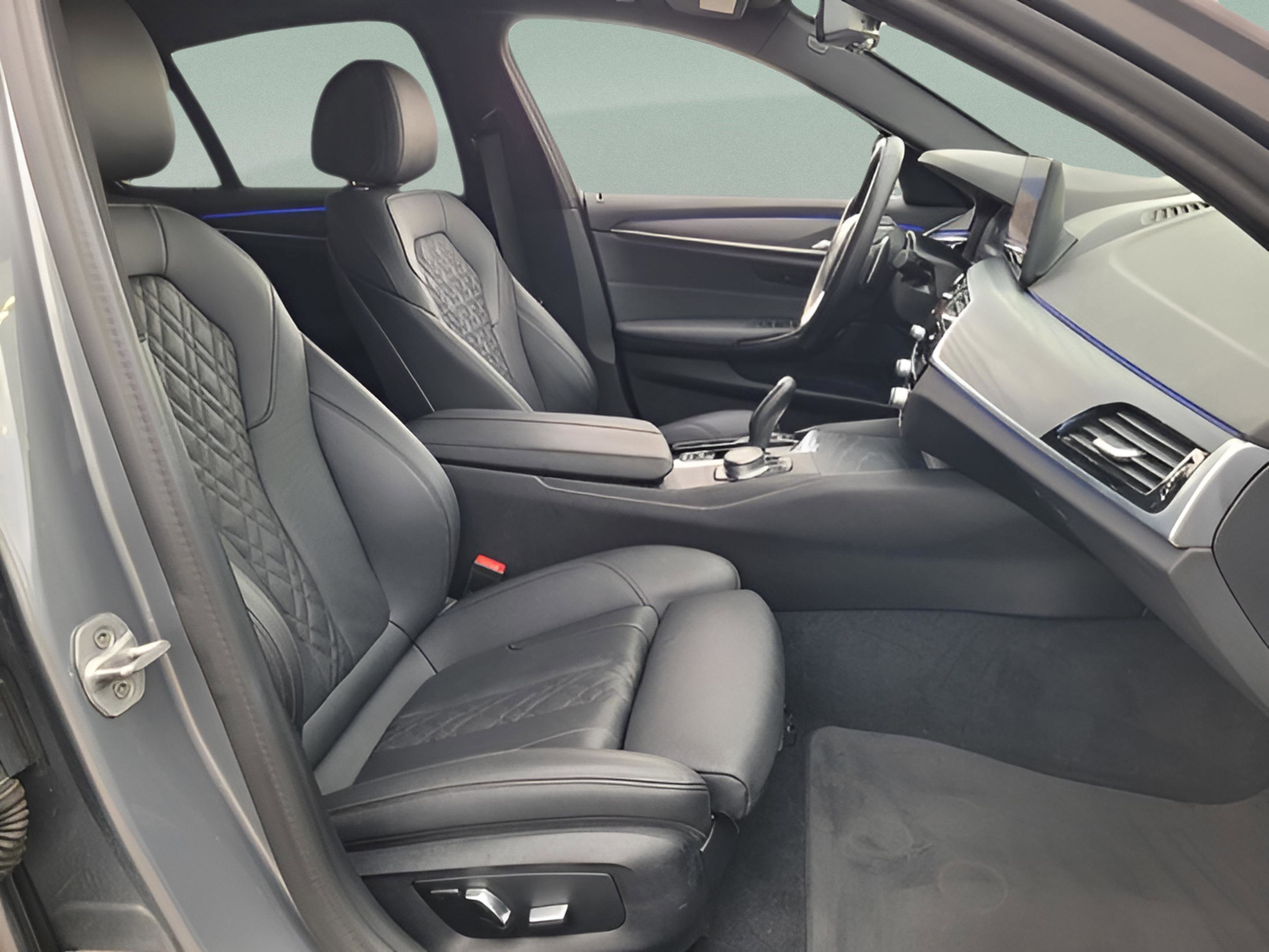 Used 2023 BMW 530i xDrive image 16