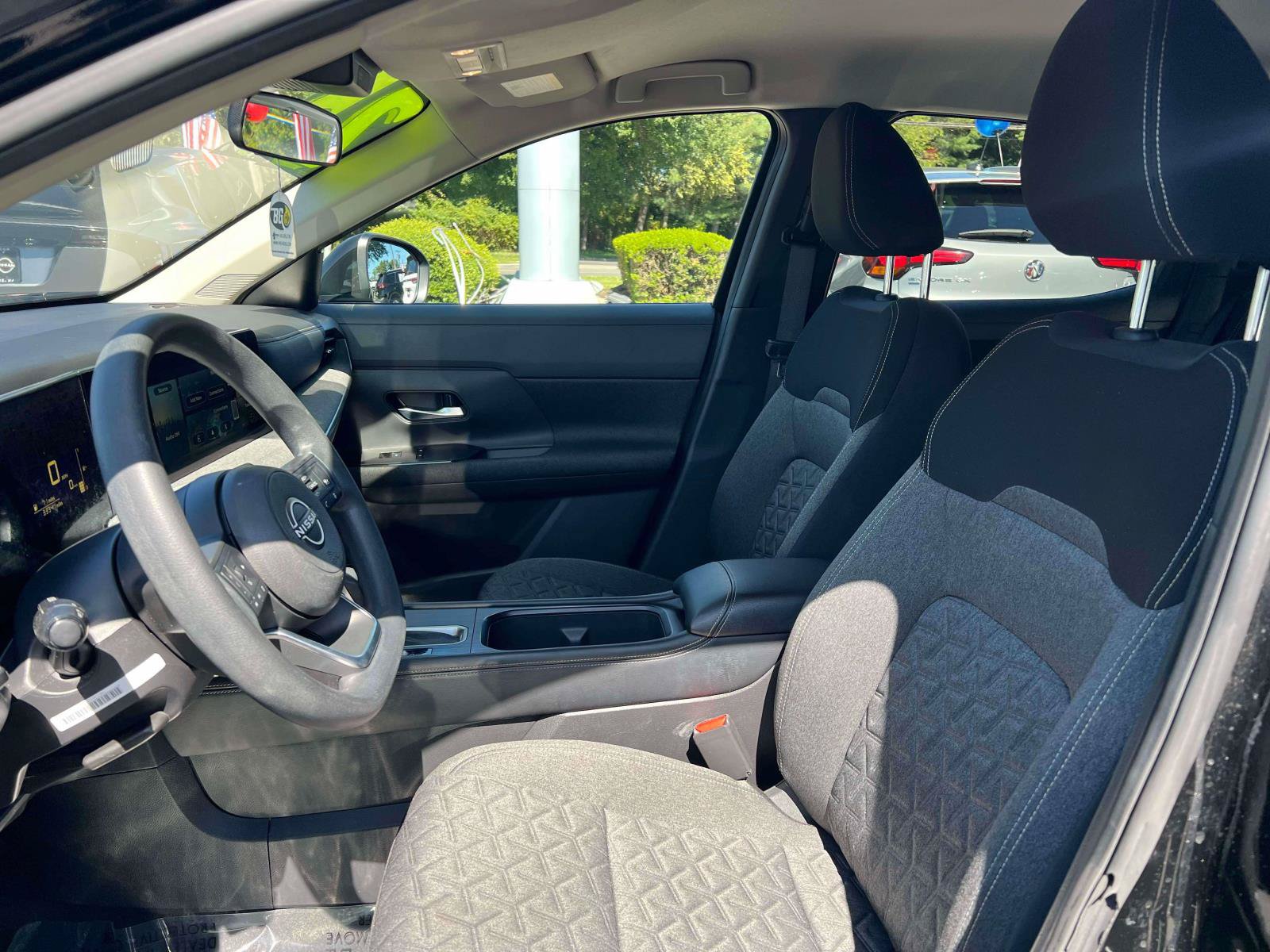 Used 2025 Nissan Kicks SV AWD/4WD image 10