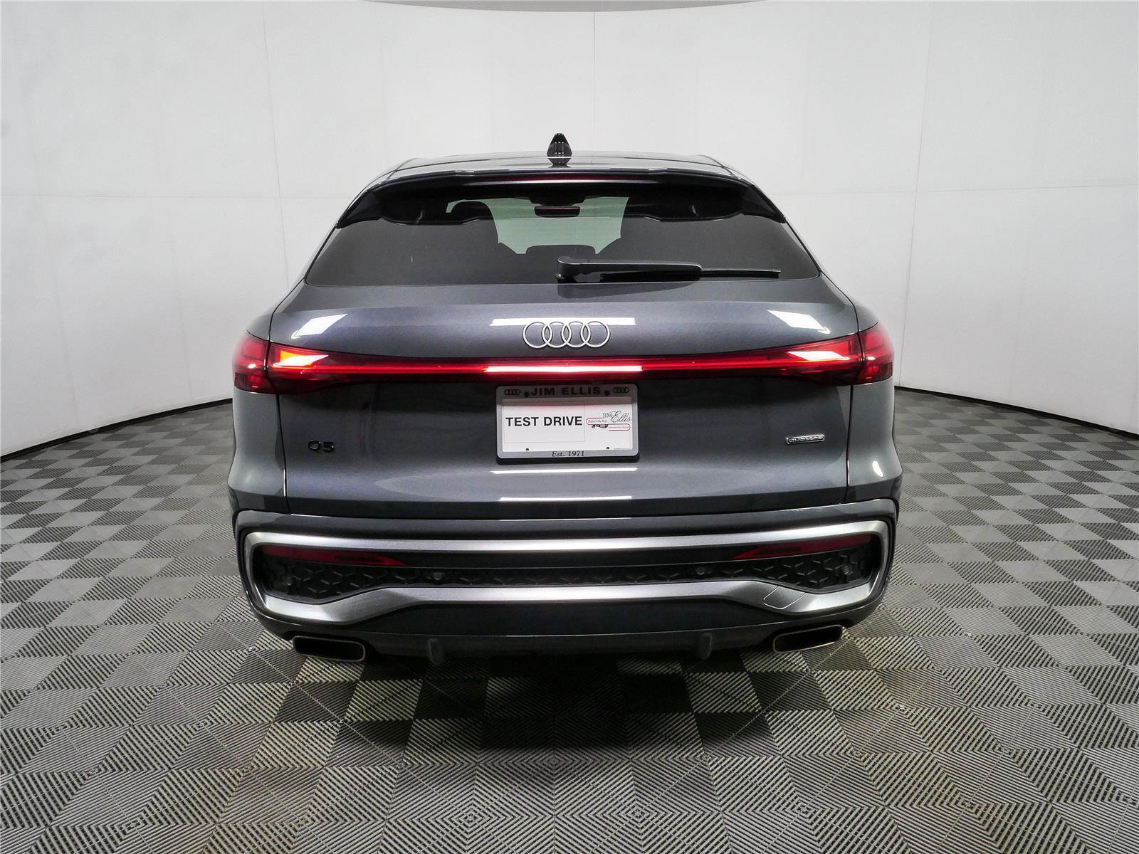 Used 2025 Audi Q5 Prestige w/ 20" Wheel Package AWD/4WD image 30