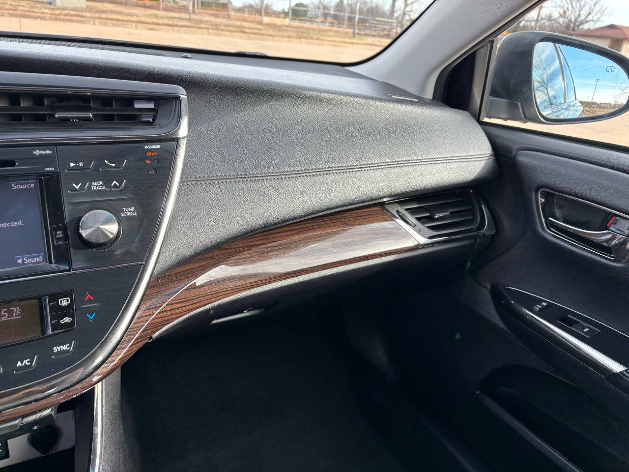 Used 2015 Toyota Avalon 4dr Sdn XLE Touring (Natl) image 17