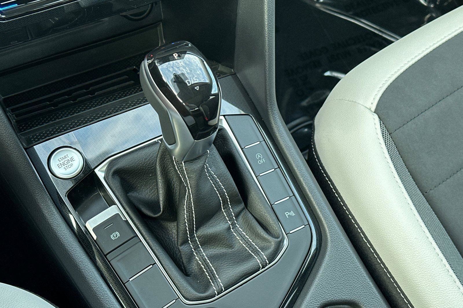 New 2026 Volkswagen Taos SE image 20