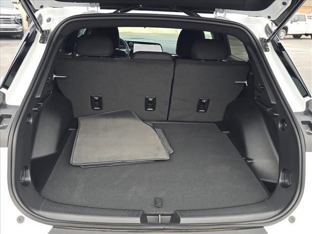 New 2026 Chevrolet Equinox EV LT image 18