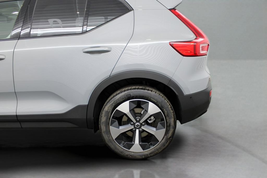 New 2026 Volvo XC40 B5 Plus w/ Protection Package Premier AWD/4WD image 34