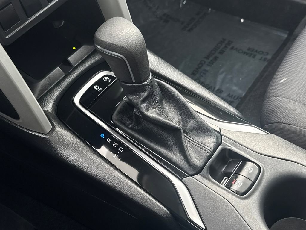 Used 2025 Toyota Corolla Cross LE w/ Moonroof Package image 27