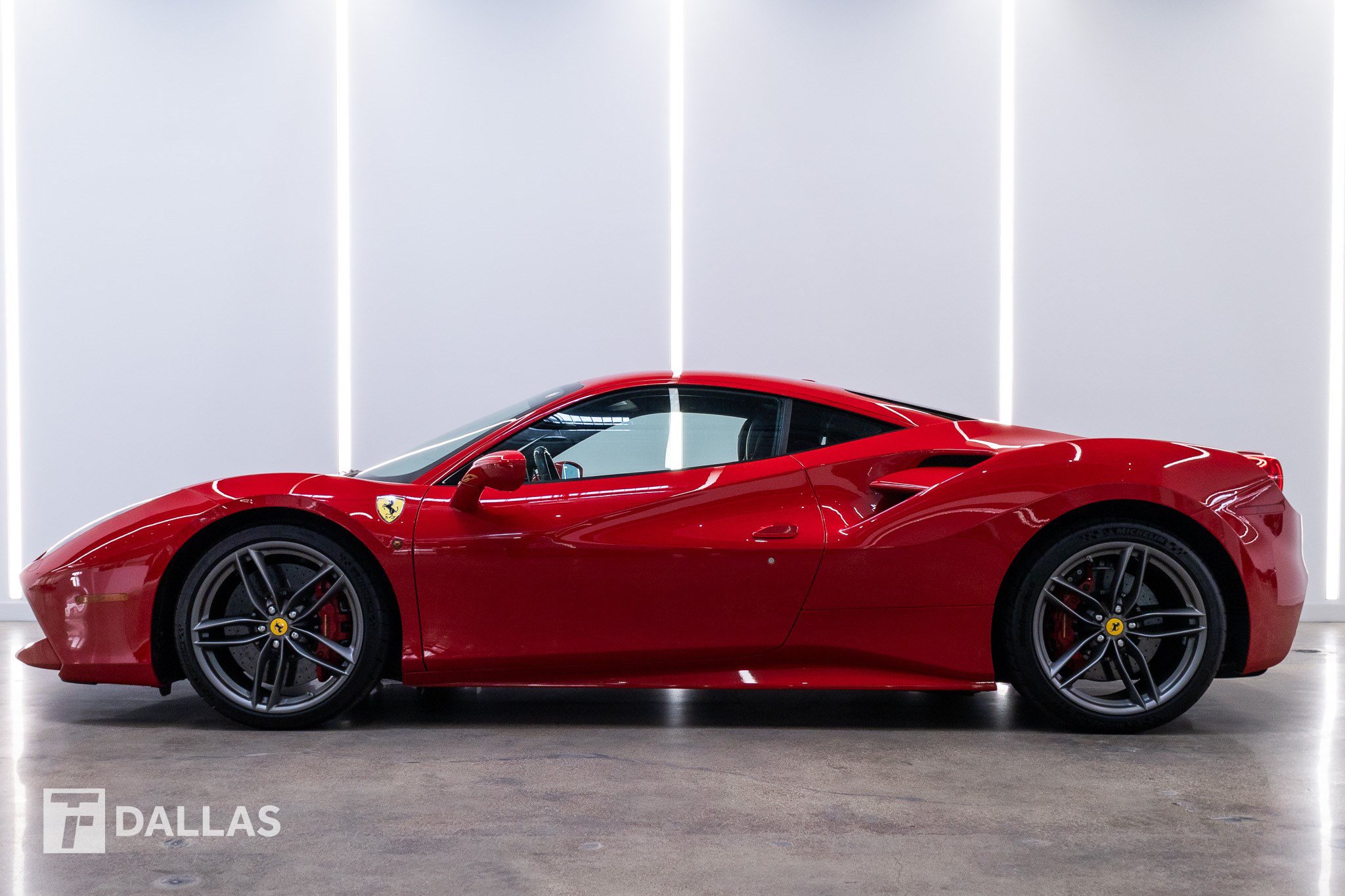 Used 2018 Ferrari 488 GTB RWD video 1