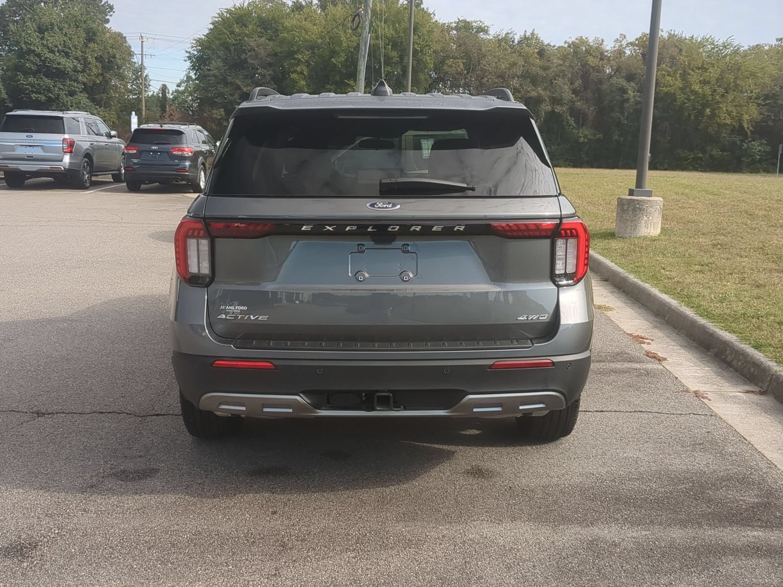 New 2026 Ford Explorer Active w/ Active Comfort Package AWD/4WD image 4