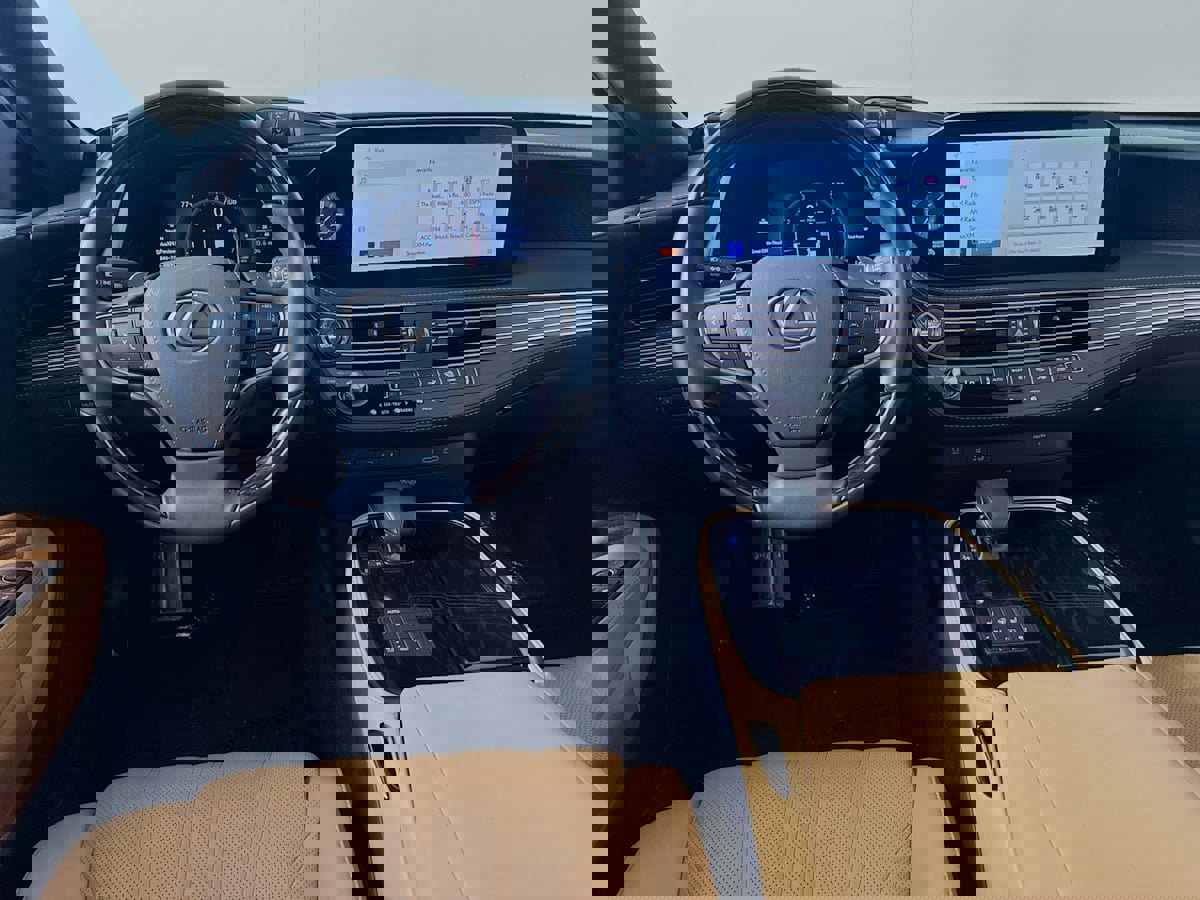 Used 2024 Lexus LS 500 w/ Interior Upgrade Package image 29