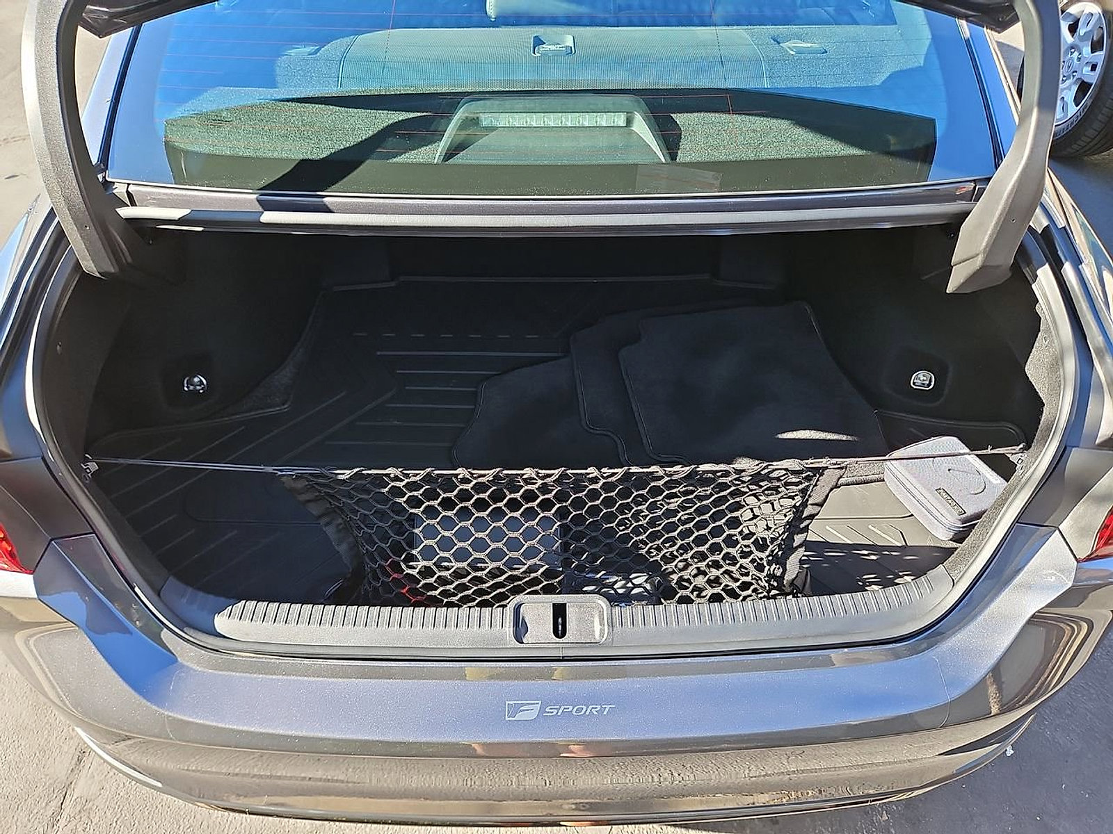 Certified 2024 Lexus ES 300h F Sport image 33